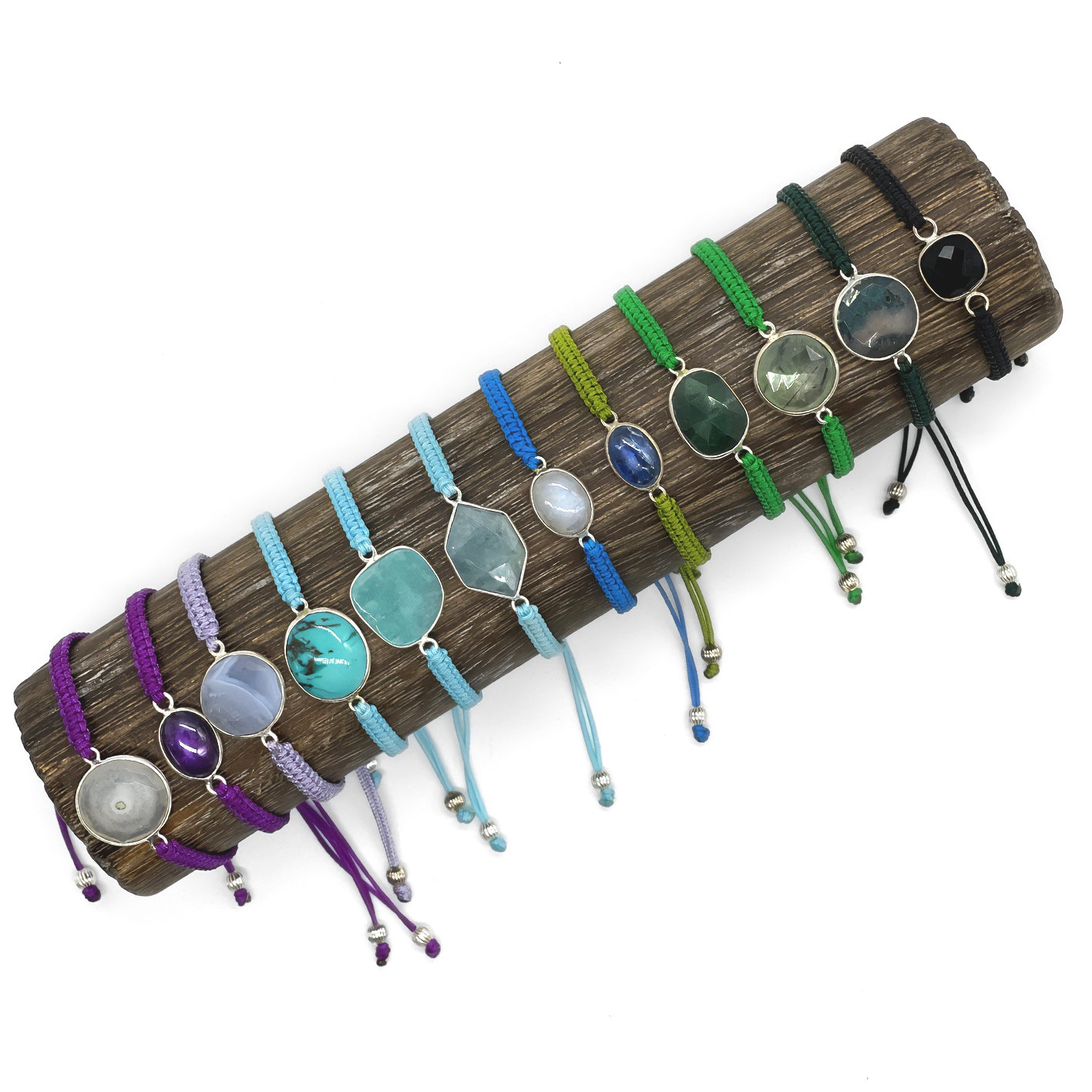 THE TALISMAN Cryﬆal Charm Bracelet (cool tones)